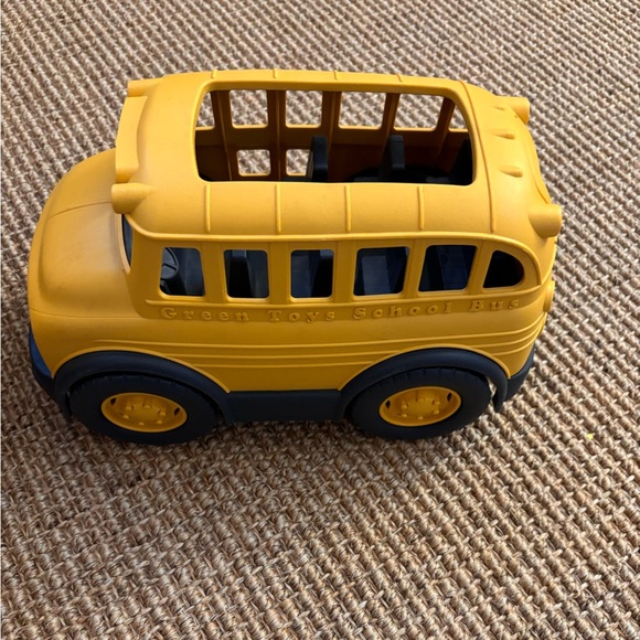 Green Toys schoolbus - Picture 2 of 2